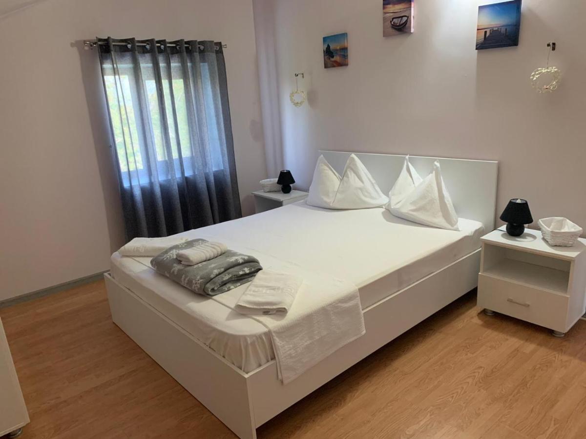 Casariana 2 Apartment เอโฟรีเอซูด ภายนอก รูปภาพ